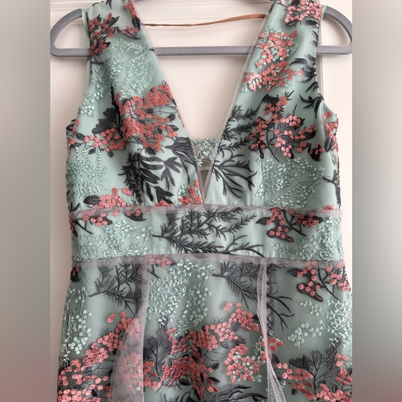 Stunning BCBG night gown - Picture 3 of 5